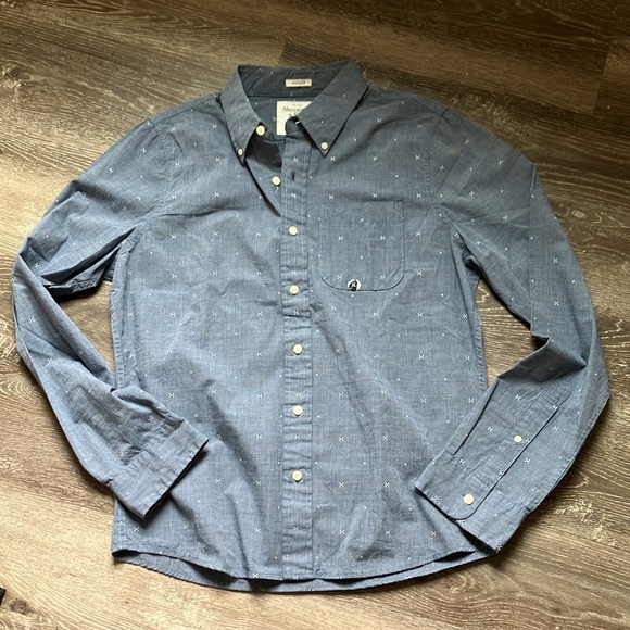 Abercrombie & Fitch - Picture 15 of 16